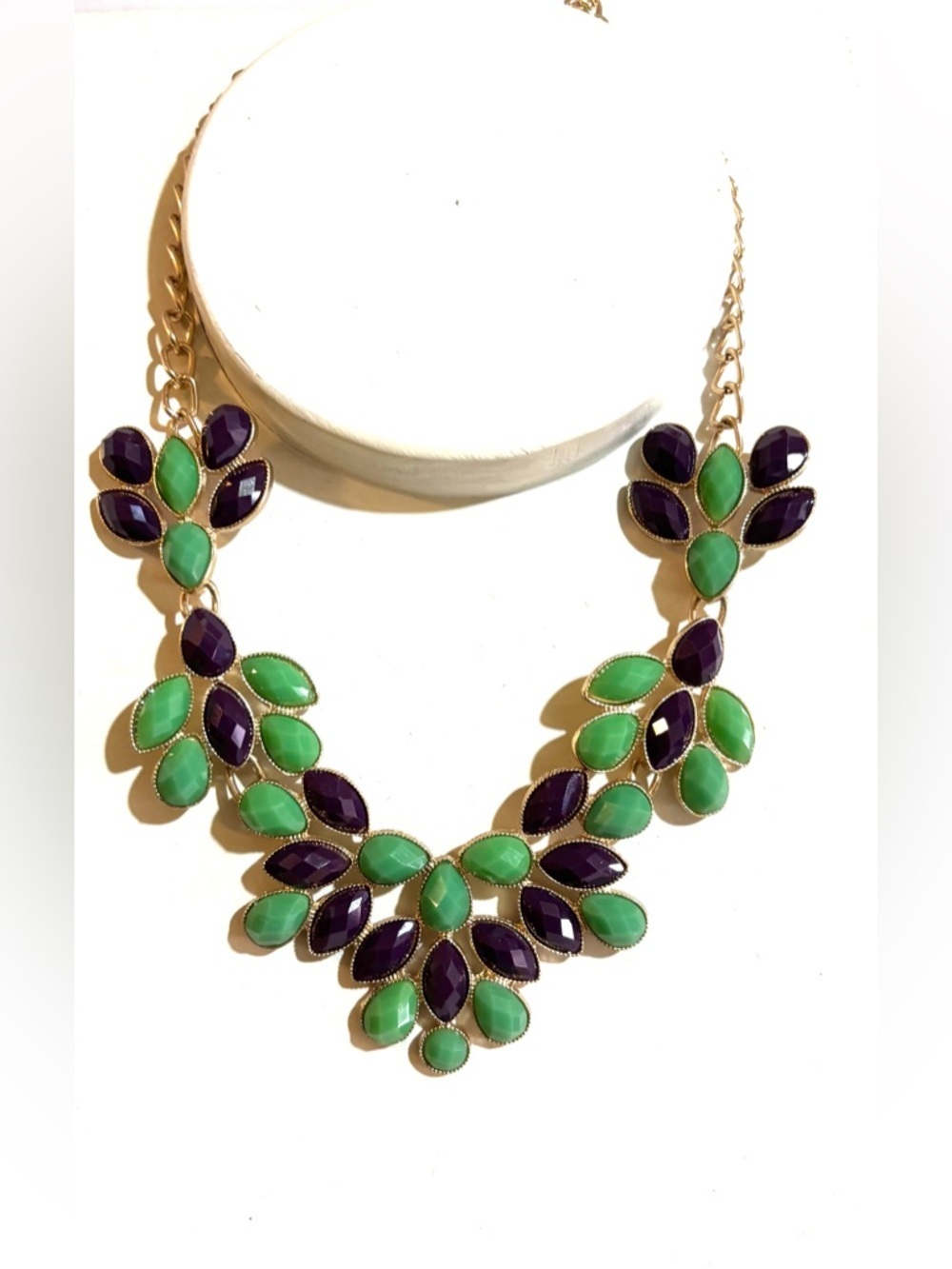 Fashion Jewelry Green and Purple Gold-Tone Leaf Bib Necklace